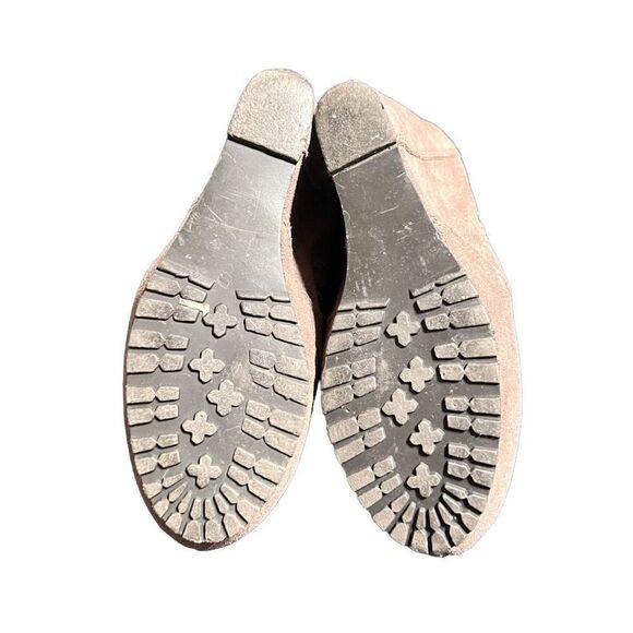 5148 Taupe Suede Platform Ankle Booties Size 7 - Picture 5 of 5